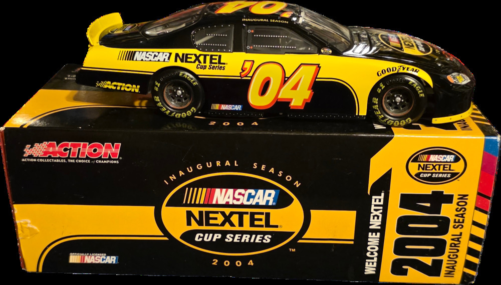 2004 NASCAR Nextel Cup Inaugural Season Program Car Monte Carlo 1:24 Nascar